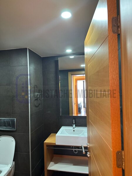 Apartament penthouse, 4 camere, 3 bai, 2 locuri de parcare