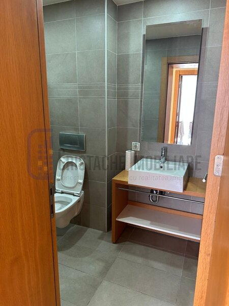 Apartament penthouse, 4 camere, 3 bai, 2 locuri de parcare