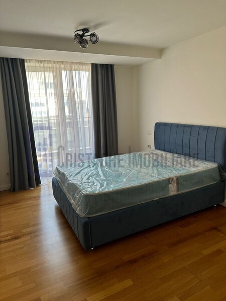 Apartament penthouse, 4 camere, 3 bai, 2 locuri de parcare