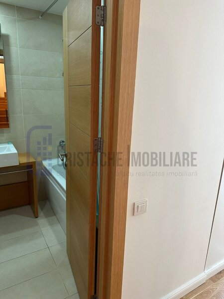 Apartament penthouse, 4 camere, 3 bai, 2 locuri de parcare