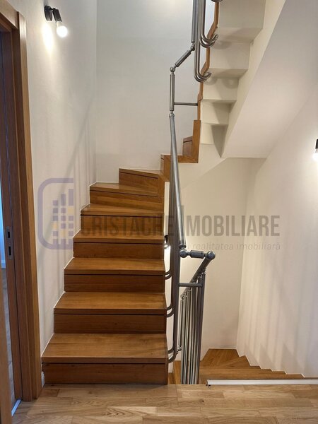 Apartament penthouse, 4 camere, 3 bai, 2 locuri de parcare
